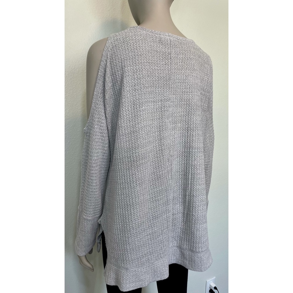 Signify Grey Knit Cold Shoulder Top - Picture 4 of 12